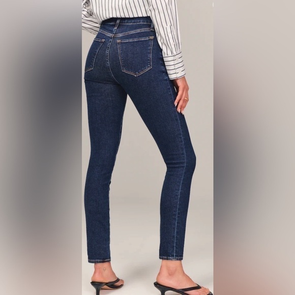 NWT Abercrombie High Rise Super Skinny Ankle Jean In Super Dark Size 31L/12L - Picture 3 of 8